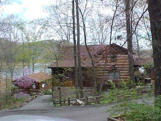 the heart of Apple Valley Resort at Cherokee Lake Vacation Rental